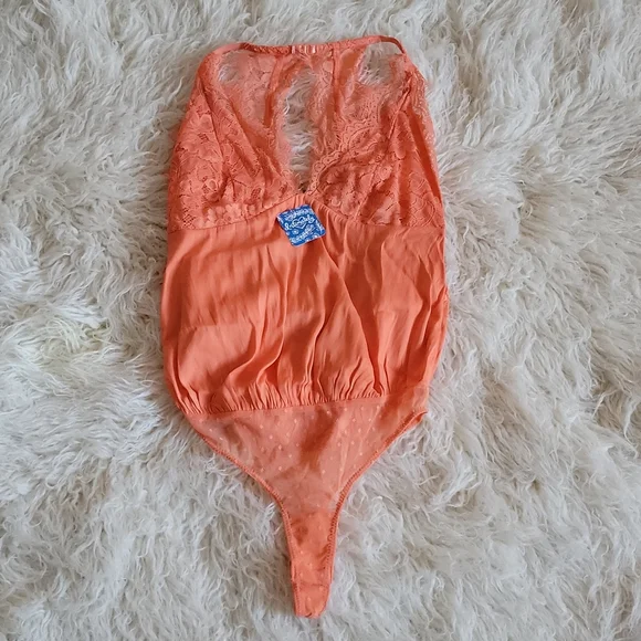 Free People Melrose Coralina Eyelash Lace Open Back Thong Bodysuit - Picture 2 of 10